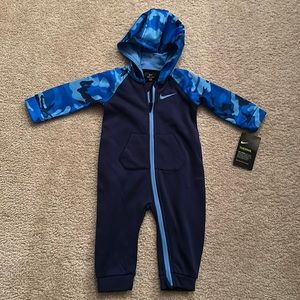 New Nike Baby Size 9M Navy Camo Thermal Romper One Piece Bodysuit Hooded